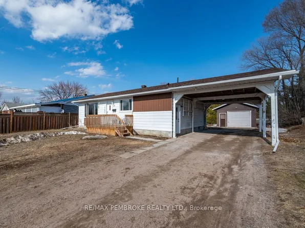28 John St, Petawawa, ON K8H 1S7