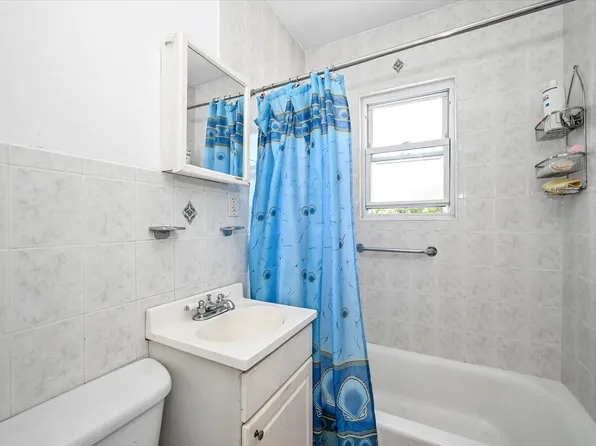 147-31 Hoover Avenue image 10 of 15