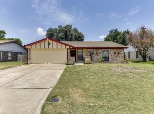 2414 Lancaster Dr, Grand Prairie, TX 75052