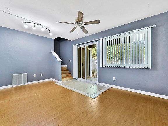 4th image of 1217 Bayshore Dr N