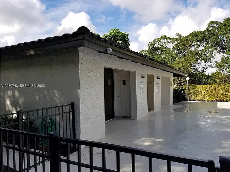 8875 SW 62nd Ter #10-D — Photo 40