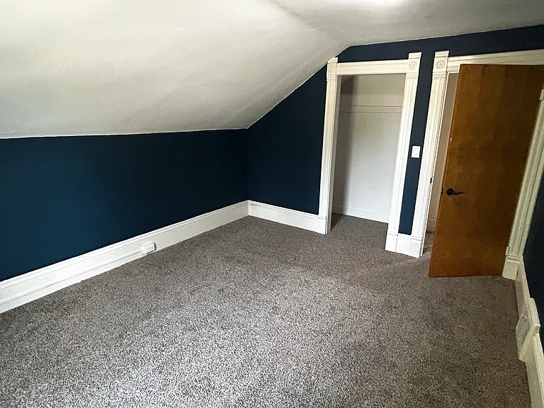 1437 W Bent Ave — Photo 10