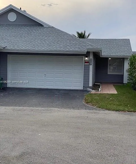 10304 SW 139th Pl — Photo 1