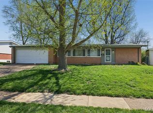1680 Horseshoe Dr, Florissant, MO
