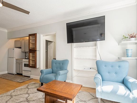 4th image of 1103 Holly Ct APT 304