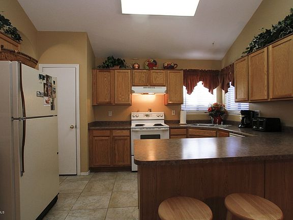 3rd image of 26032 N 66th Dr