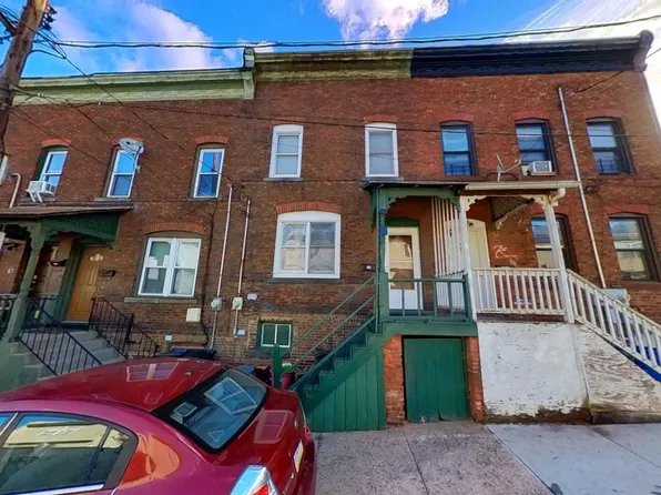 13 Coonley Court image 2 of 14