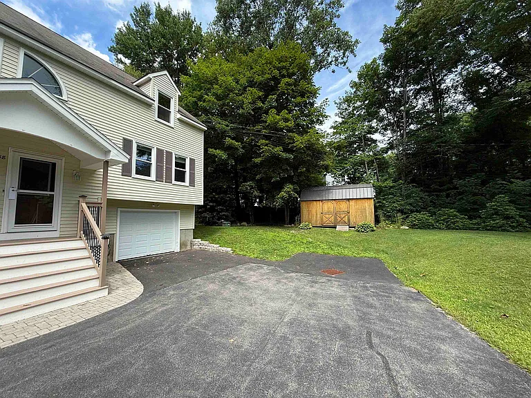 158 Tina Dr #B — Photo 1