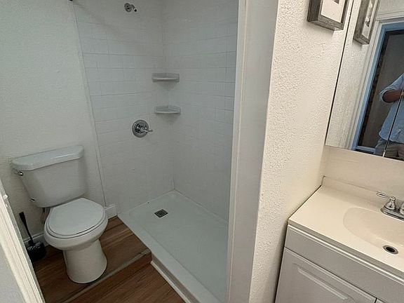 4th image of 615 29th Ave S #A