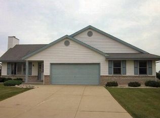 7344 S Countryside Dr, Franklin, WI 53132