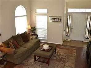 4th image of 1631 Rockland Dr