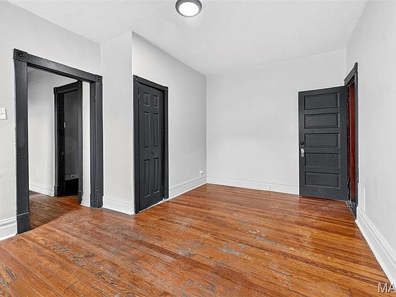 3rd image of 4637 Oregon Ave