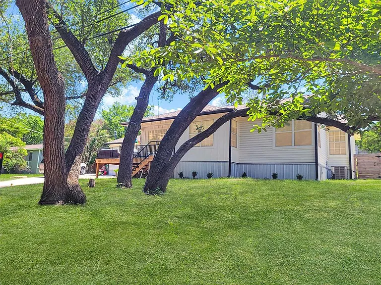 2413 Bahama Rd — Photo 1