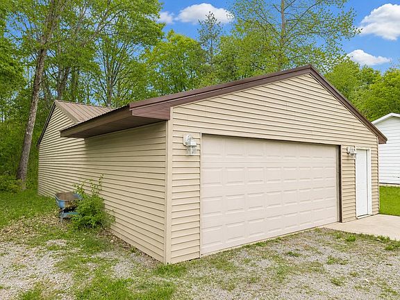 3rd image of 3230 Pinehurst Dr