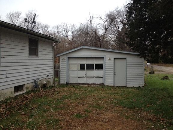 3rd image of 9054 Crest Dr