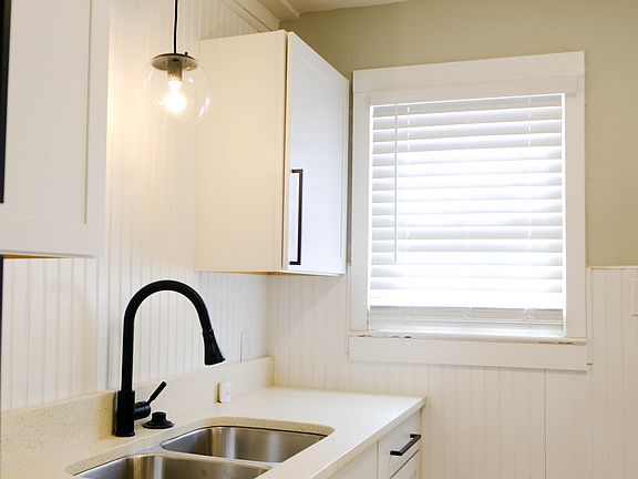 4th image of 4225 Crittenden Ave #4225