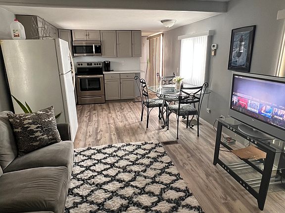 5th image of 705 Roma Rd