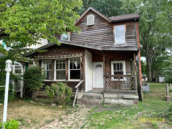 127 9th Ave W, Huntington, WV 25701