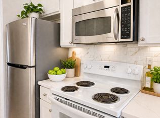 21 Greenwood St APT 5, Melrose, MA 02176