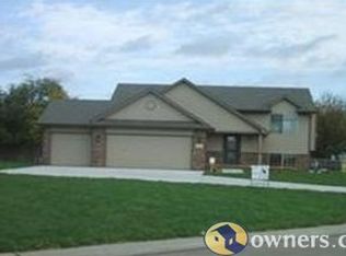 136 W Harmony Ct, Rose Hill, KS 67133