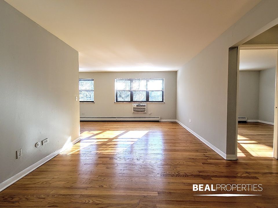 1st image of 510 W Briar Pl APT 407