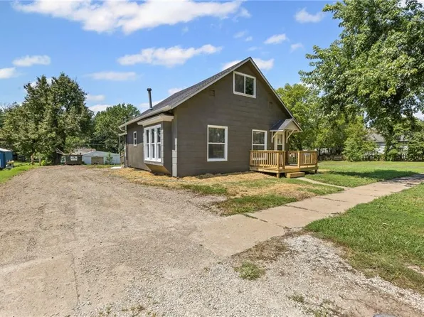 734 N Mulberry St, Ottawa, KS 66067