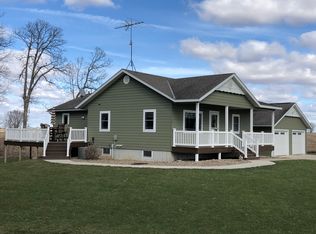 2372 Hitching Post Rd, Decorah, IA 52101