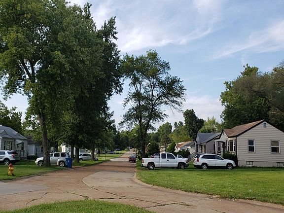 5th image of 6026 Eaton Dr