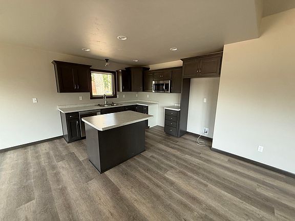 3rd image of 1015 Constellation Way