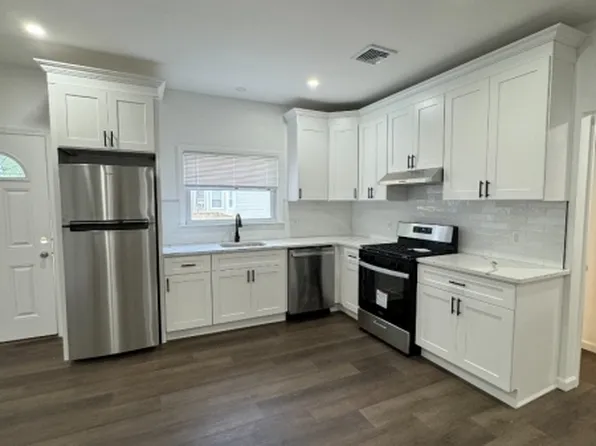 35 Central Ave APT 1, Caldwell, NJ 07006