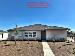 2413 Oakmont Cir, Tulare, CA 93274