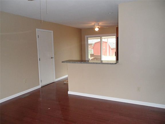 5th image of 1521 Andover Ave