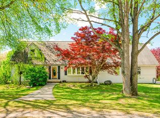 6879 Crofoot Rd, Howell, MI 48843