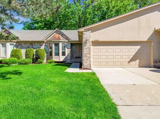 18995 Carmelo Dr N, Clinton Township, MI 48038