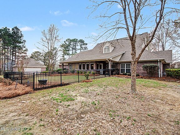 2nd image of 512 Susannah Dr