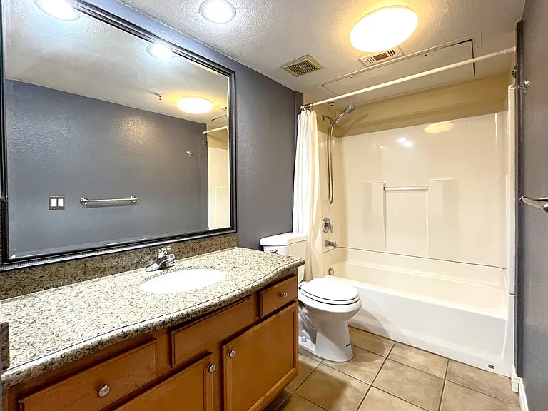 1020 La Terraza Cir #306 — Photo 27