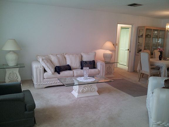 3rd image of 174 Lake Tarpon Dr