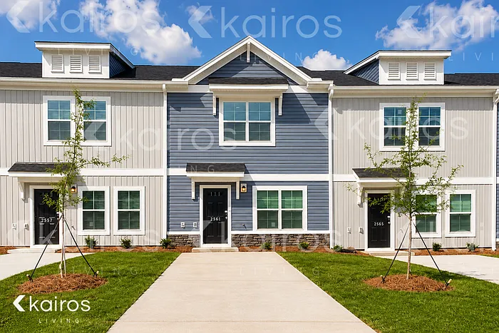 2561 Banyan Cir