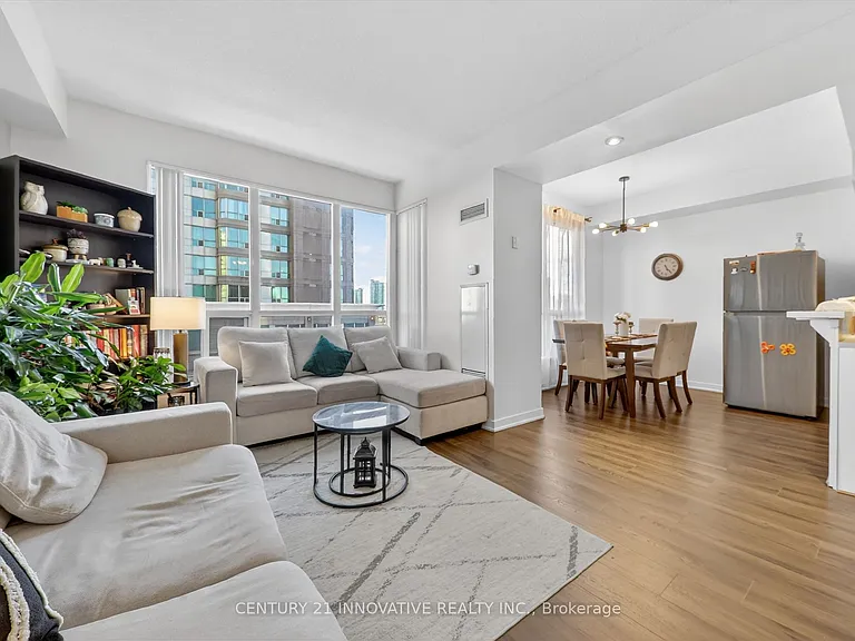 36 Lee Centre Dr #Townhouse 307 — Photo 16