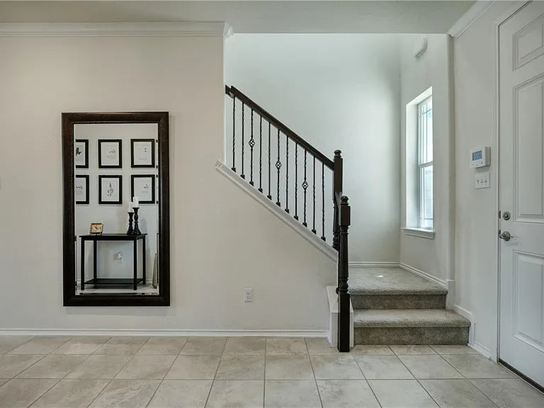 521 Bradford Ln — Photo 35