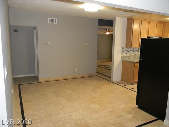 4th image of 1001 Dumbarton St
