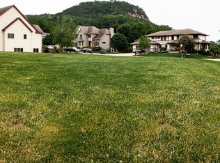 2935 Baier Ln, La Crosse, WI 54601