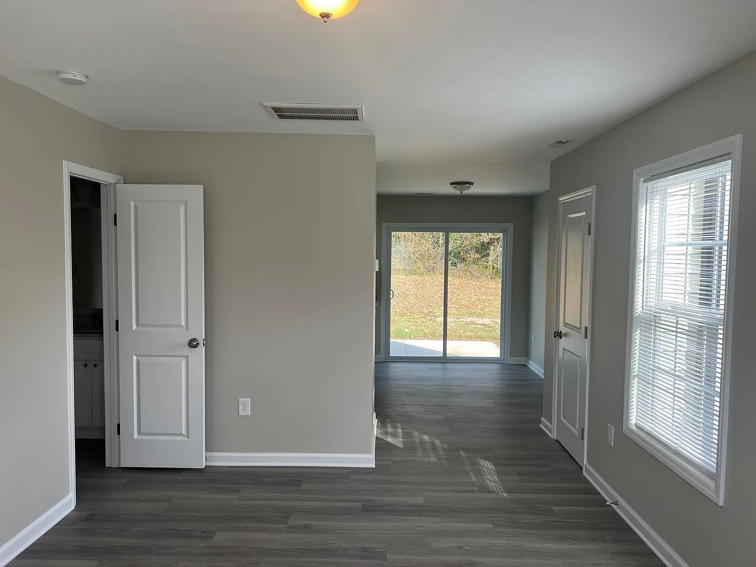2 bed, 1.5 bath, $1,295 — Photo 2