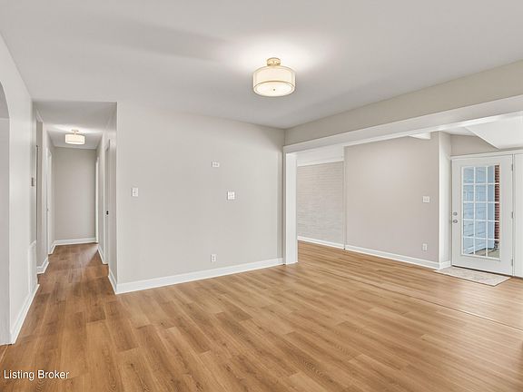 5th image of 10008 Robsion Rd