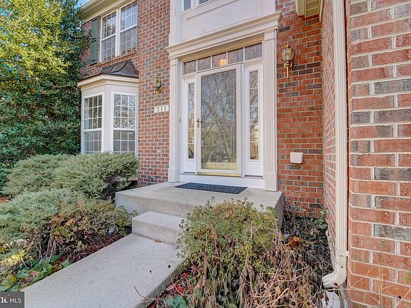 3rd image of 311 Fox Lair Dr