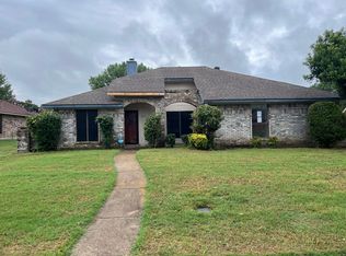 909 Worthington Dr, Desoto, TX 75115