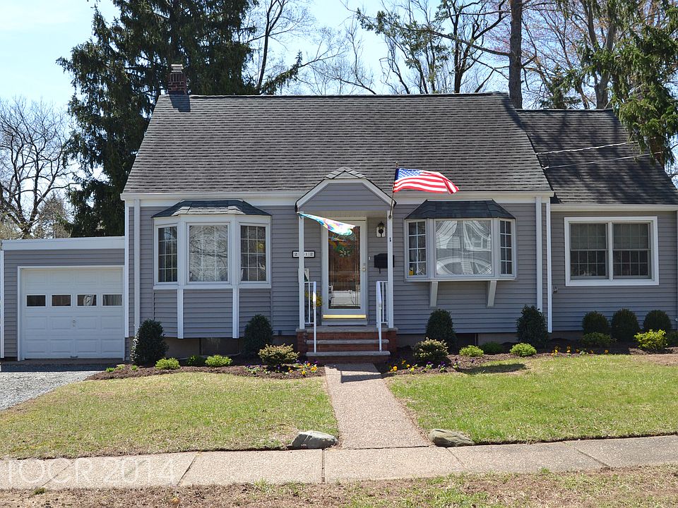 1st image of 28-12 Sheridan Pl