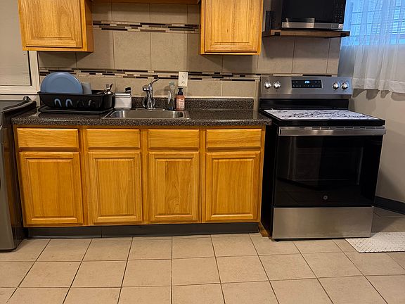 3rd image of 112 S 14th St #B