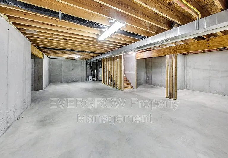 1047 Andrew Ct — Photo 36