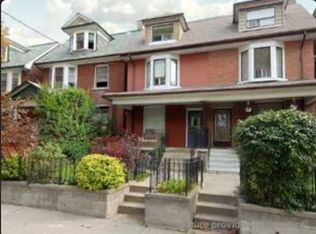 91 Beatrice St #1, Toronto, ON M6J2T2